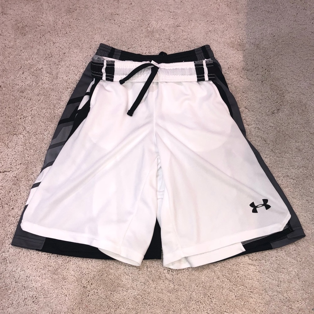 2 under armor basketball shorts🏀